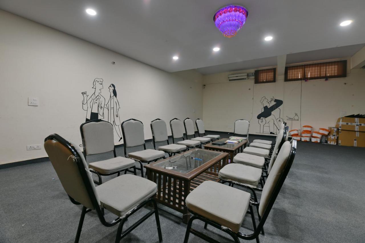 Hotel Admire Inn "Atta Market, Noida Sector 18" Ngoại thất bức ảnh